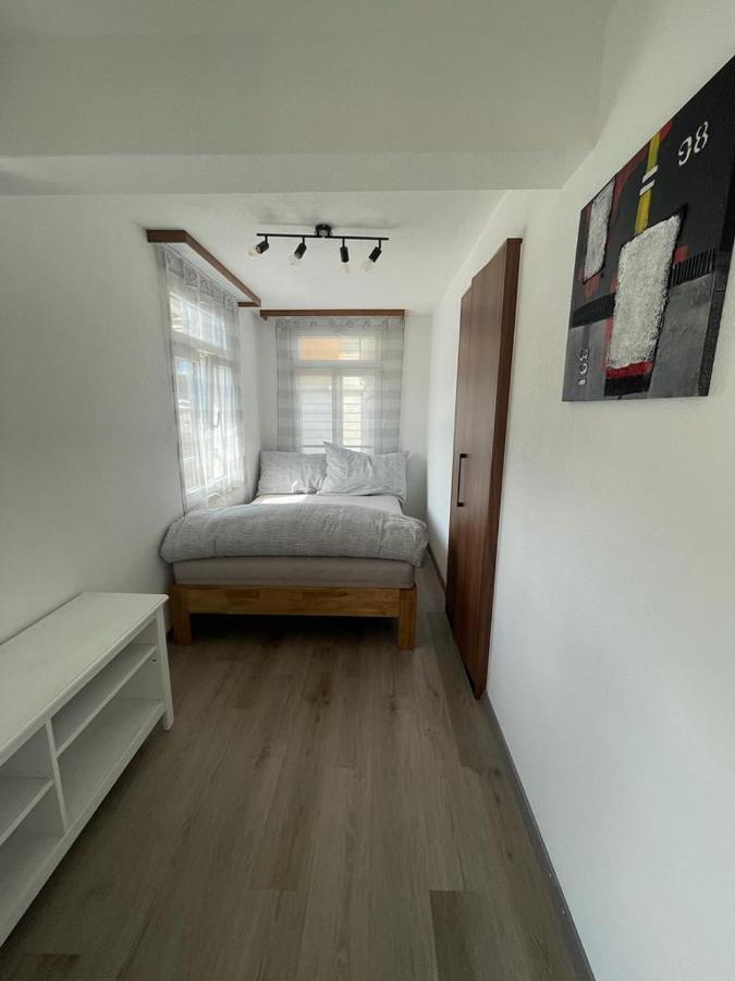 Moderne Einzigartige Wohnung In אלטדורף מראה חיצוני תמונה
